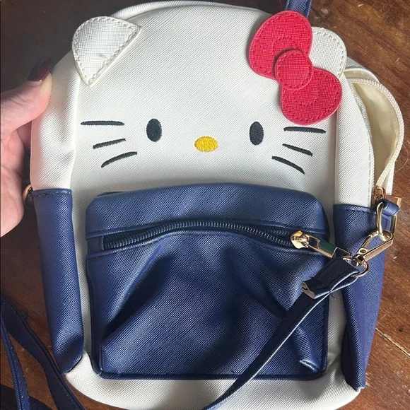 Hello Kitty Convertible Backpack/Purse - Picture 2 of 6